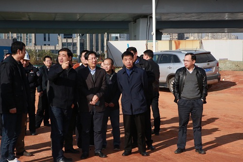 副市長宋鈾一行調(diào)研我司昌南大道、洪都大道快速路改造項(xiàng)目